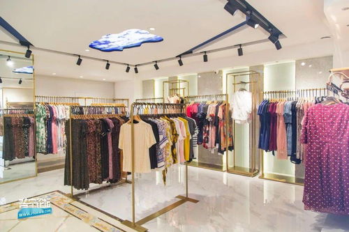 薅羊毛啦！商品城高檔服裝店大甩貨，千元服飾僅售50元